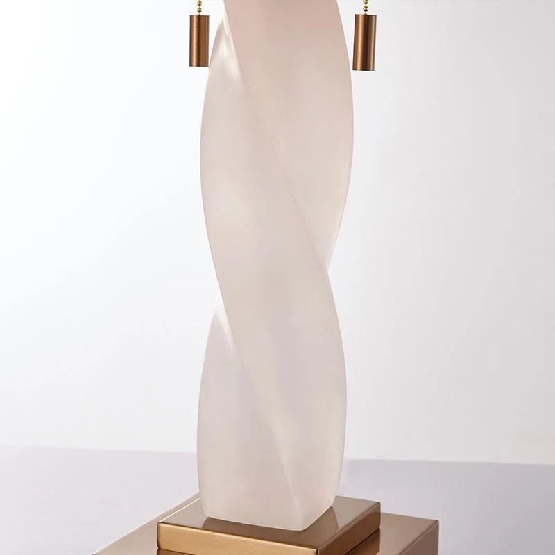 Elegante Handgefertigte Tischlampe