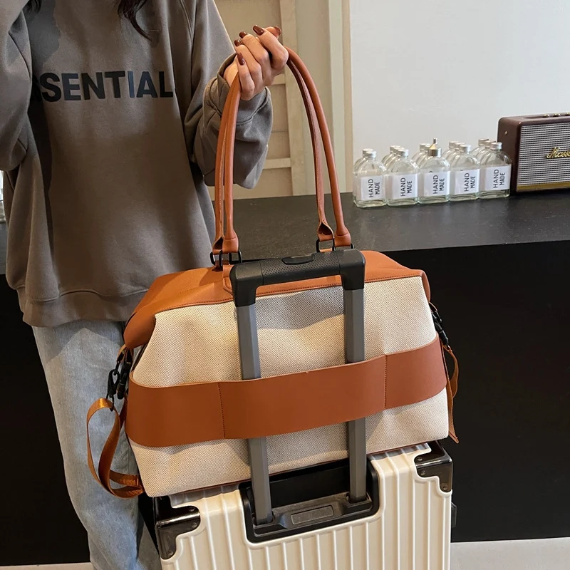 Praktische Handtasche im modernen Design Skanto