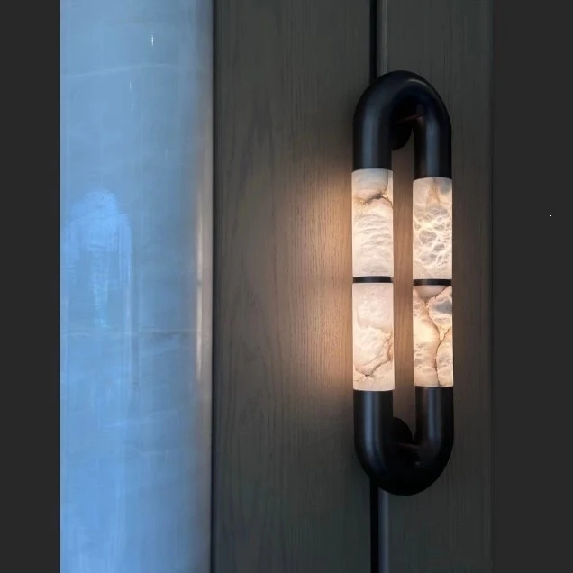 Zeitgenössische Wandlampe mit strukturiertem Design