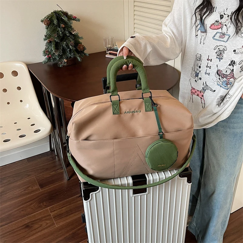 Elegante Reisetasche mit praktischem Zubehör Skanto