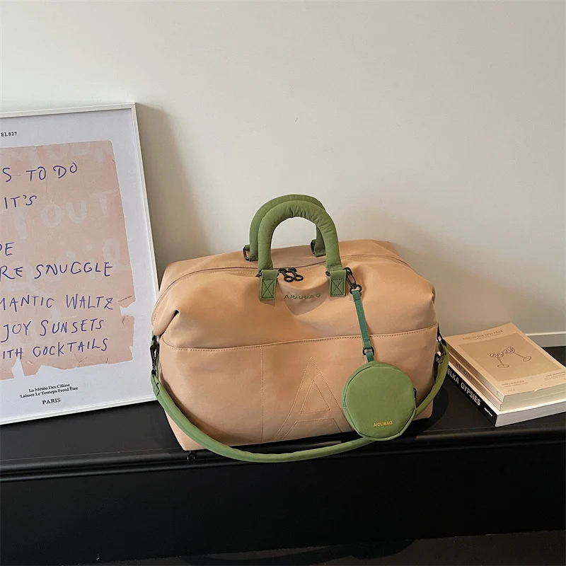 Elegante Reisetasche mit praktischem Zubehör Skanto