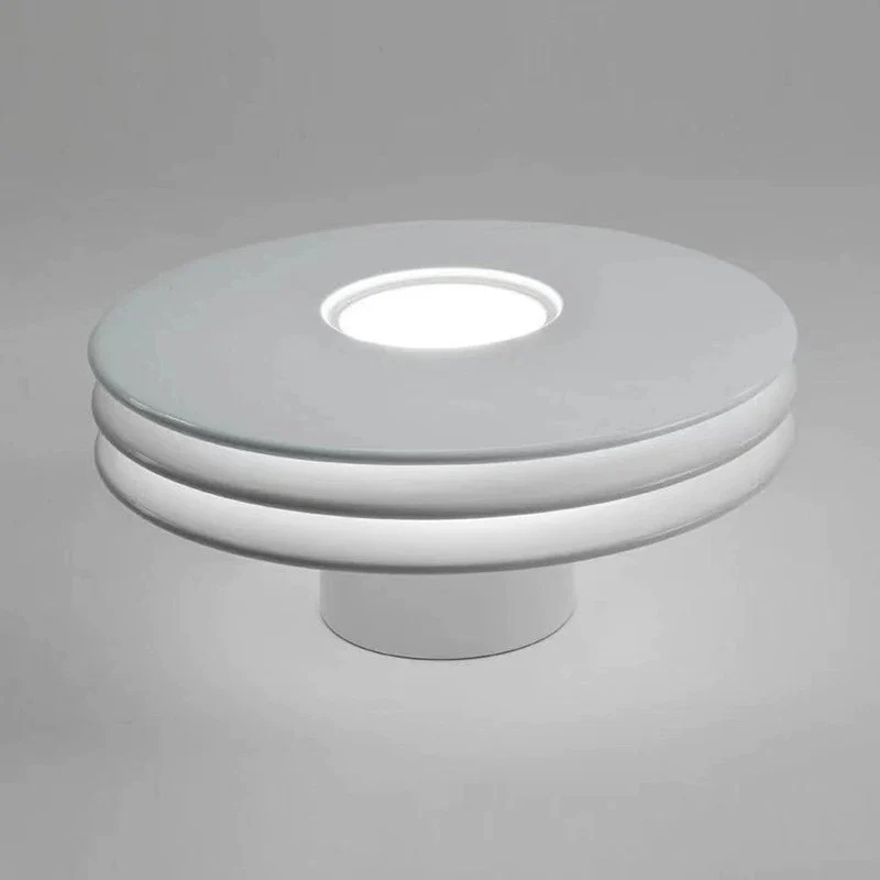 Moderne Tischlampe mit einstellbaren Licht-Einstellungen