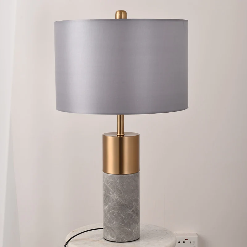 Zeitgenössische Marmor- und Metall-Tischlampe