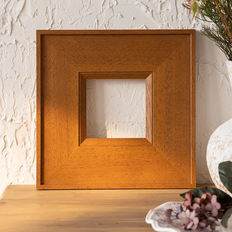 Moderner geometrischer Displayrahmen