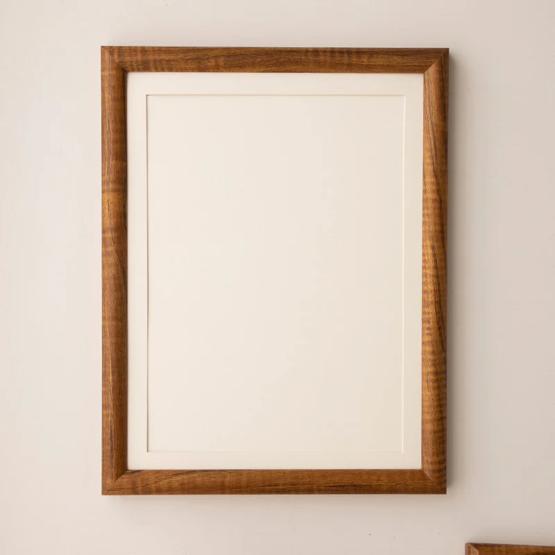 Minimalistischer Fotoanzeige-Rahmen