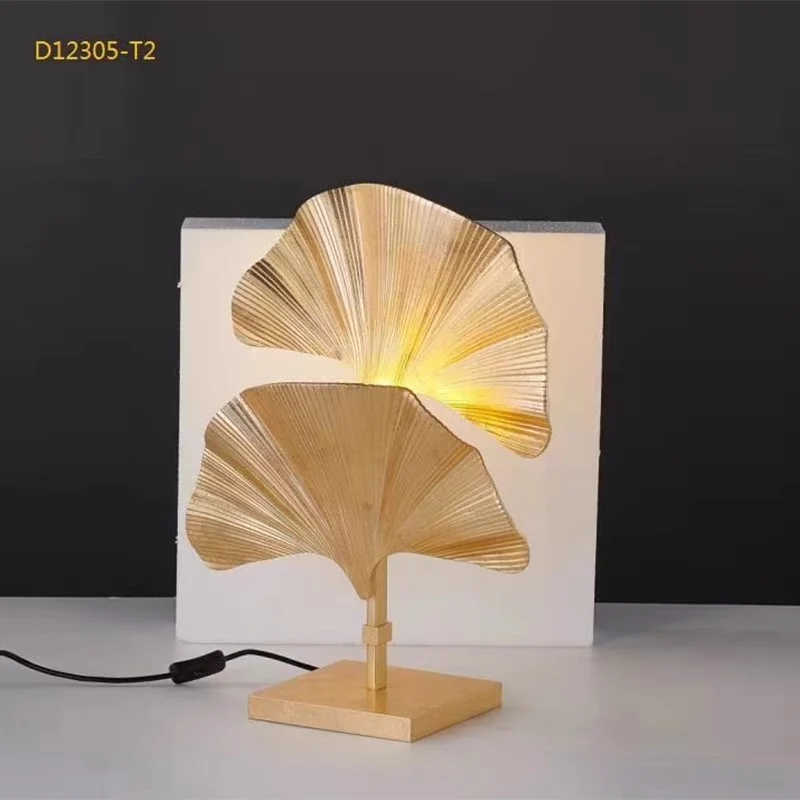 Künstlerische Tischlampe mit Ginkgo-Blatt-Design