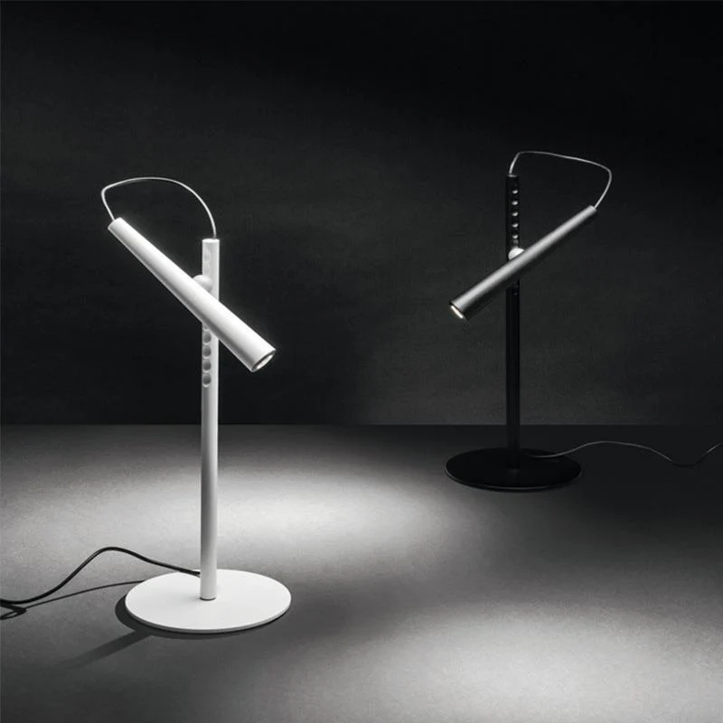 Verstellbare LED Schreibtischlampe mit elegantem Design