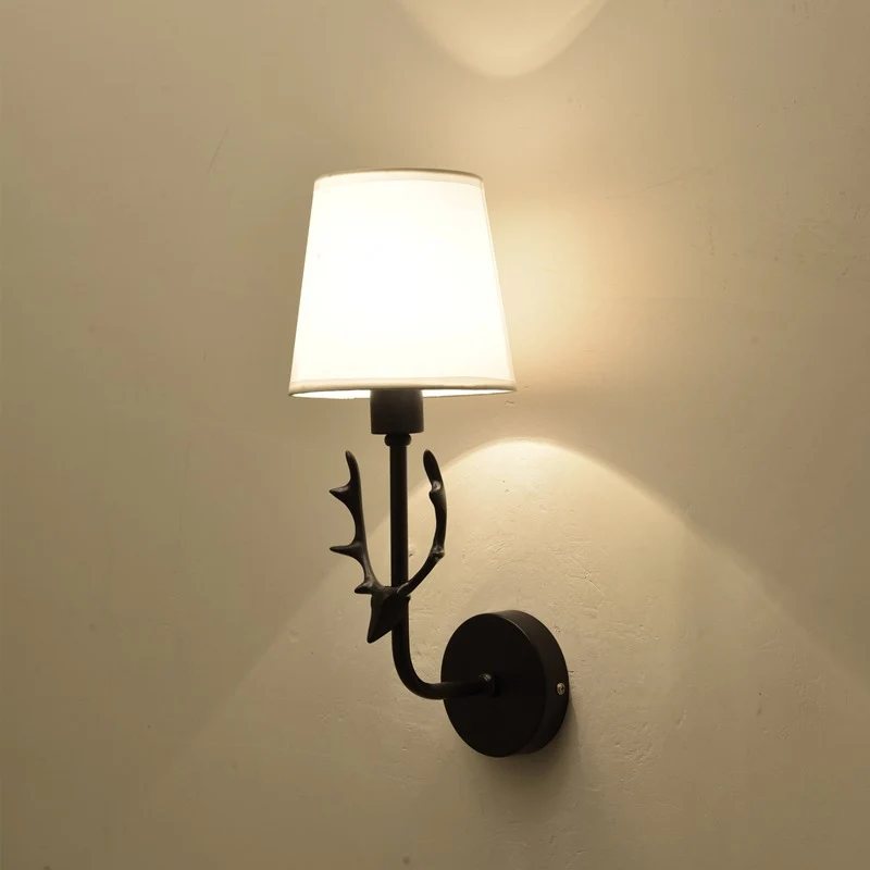 Geweih Wandleuchte