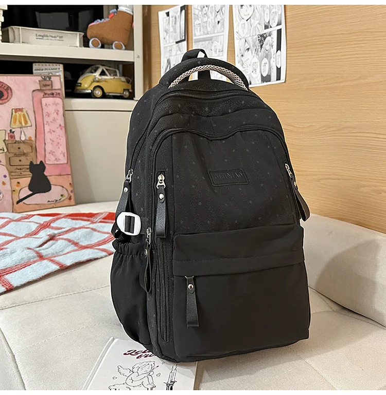 Lässiger Schulrucksack mit mehreren Fächern