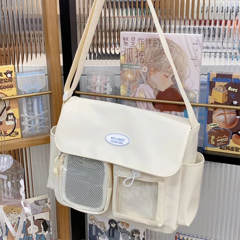 Schulrucksack im Messenger-Stil mit vielen Fächern