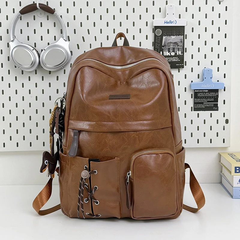 Lederrucksack mit vielen Fächern