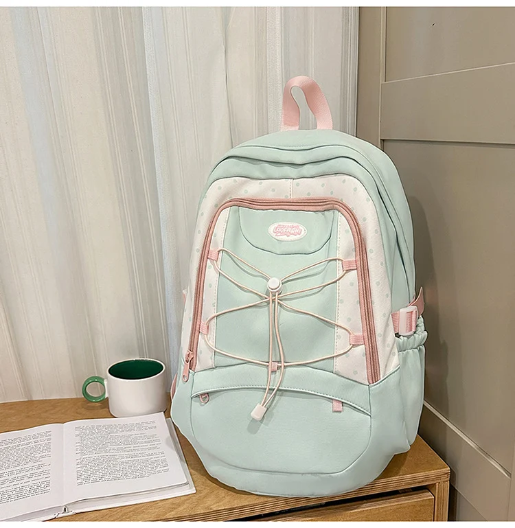 Praktischer Schulrucksack mit mehreren Fächern
