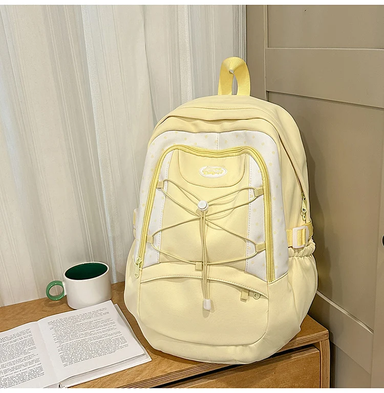 Praktischer Schulrucksack mit mehreren Fächern
