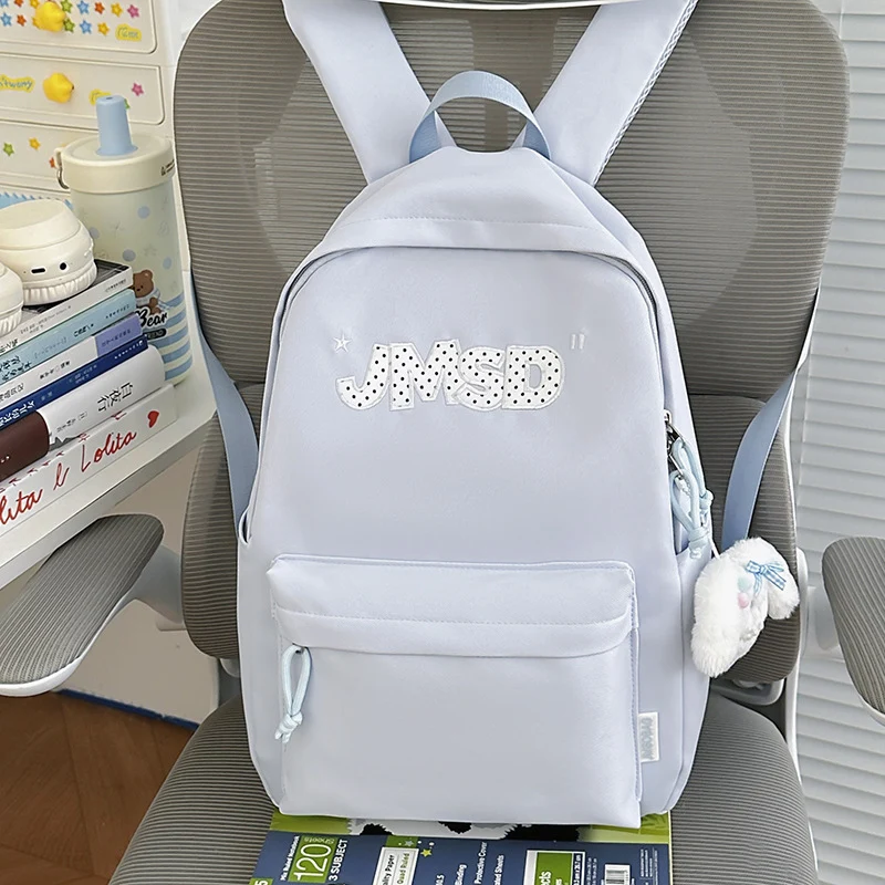 Lässiger Schulrucksack mit vielen Taschen