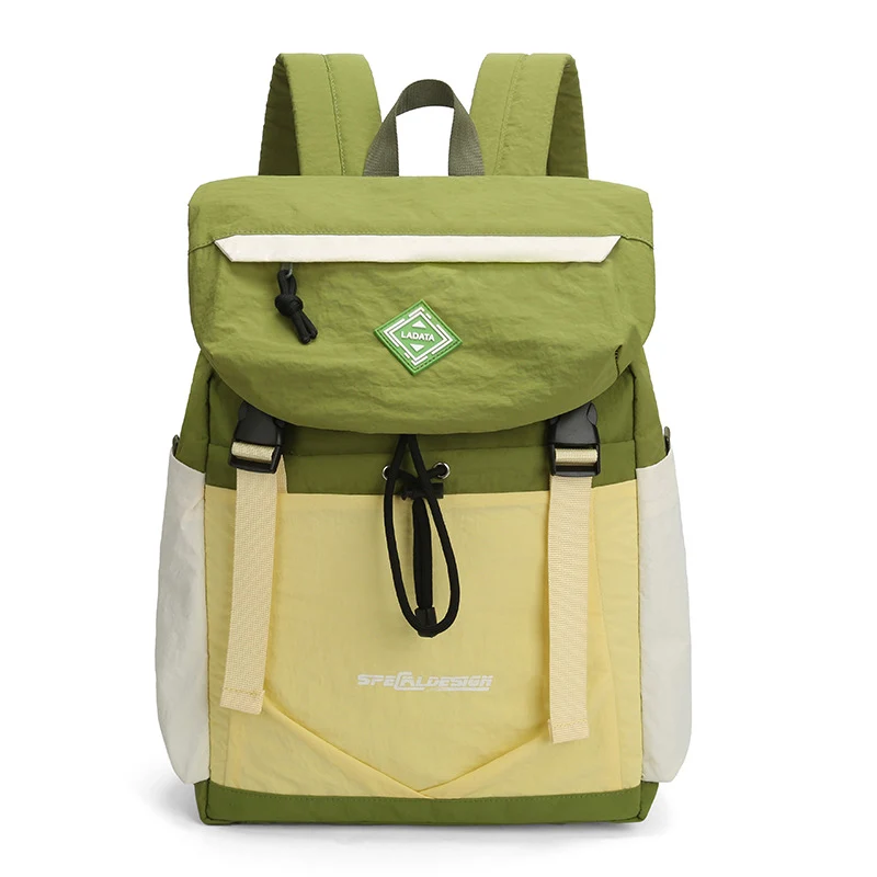 Lässiger Abenteuer-Schulrucksack mit vielen Fächern