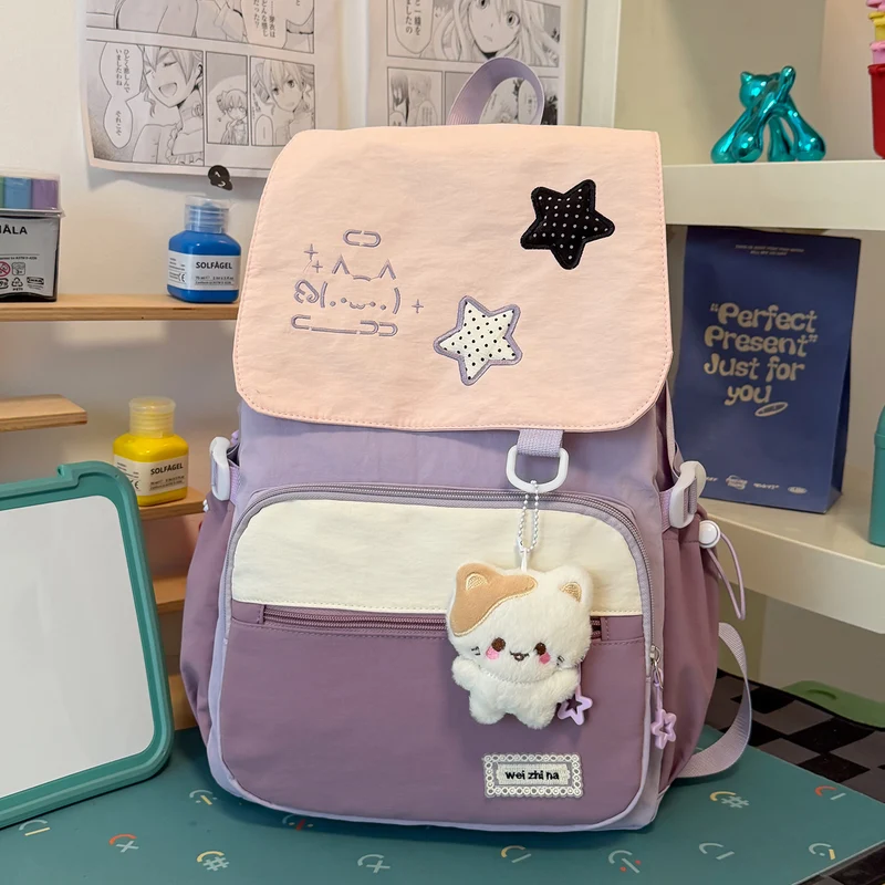 Lustiger und kreativer Schulrucksack im Charakter-Design