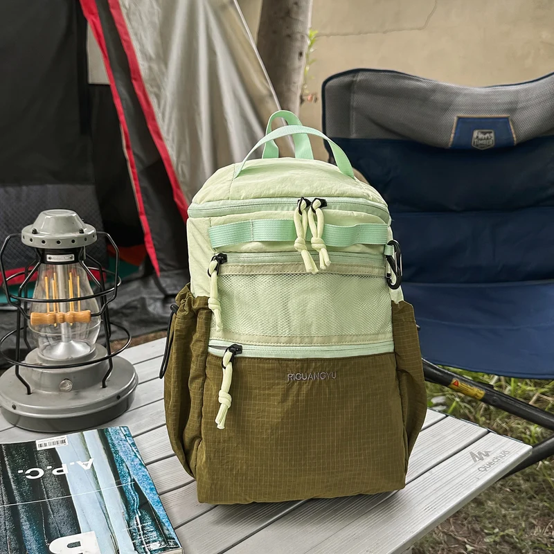 Leichter Wander-Schulrucksack mit mehreren Fächern