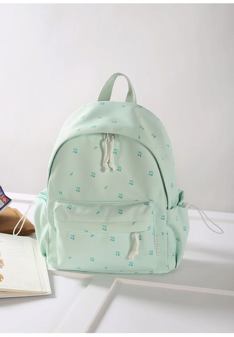 Leichter Schulrucksack mit Blumenmuster