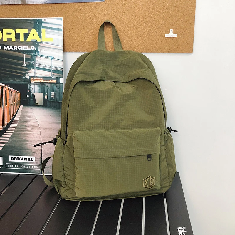Leichter erweiterbarer Schulrucksack