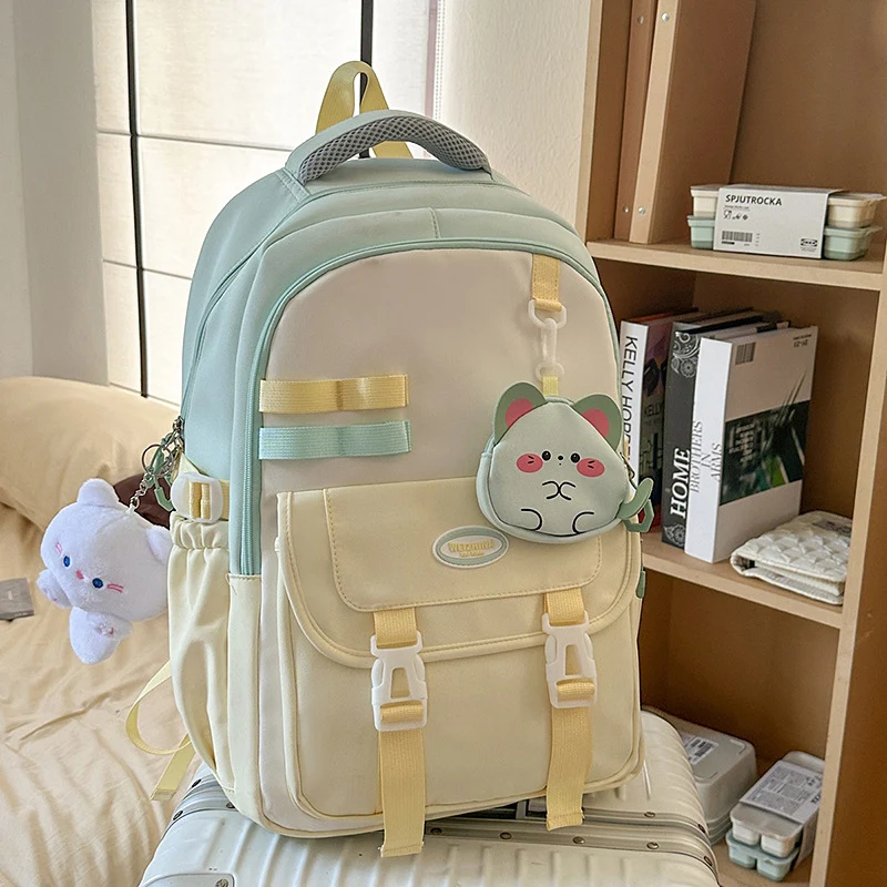 Lässiger Schulrucksack mit mehreren Fächern