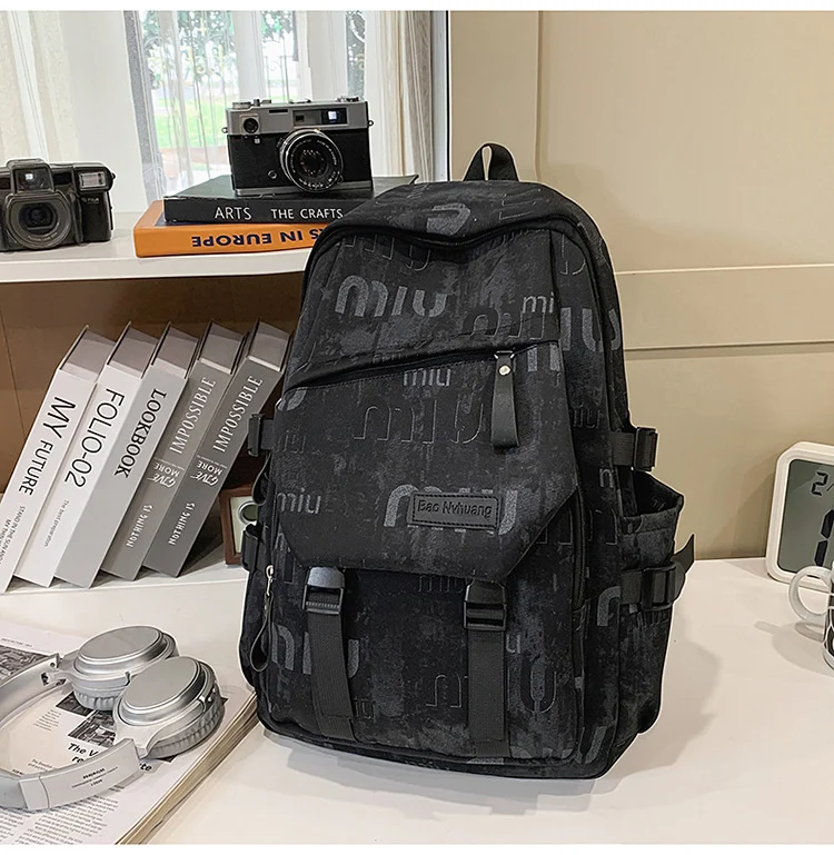 Moderner Schulrucksack mit Grafikdruck
