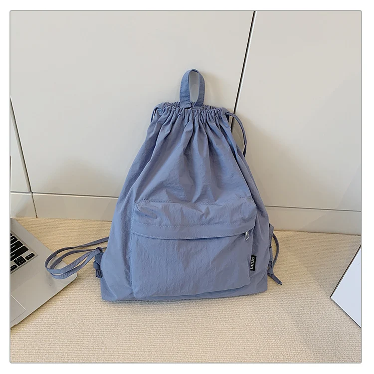 Leichter Schulrucksack mit Kordelzug
