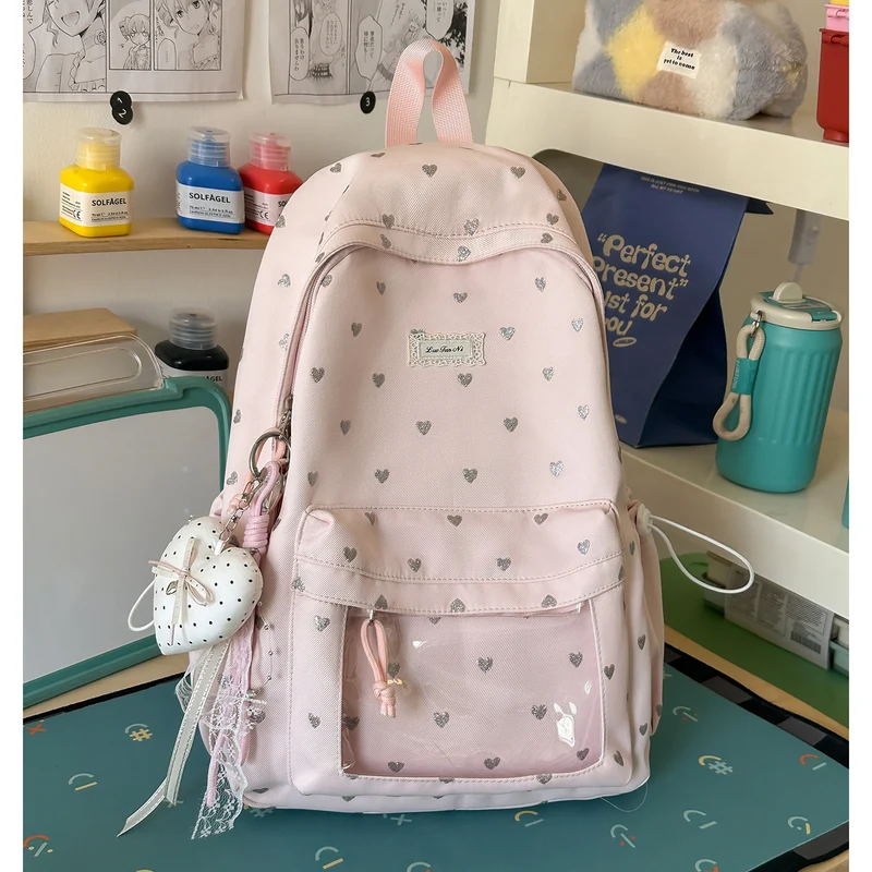 Lässiger Schulrucksack mit Herzmuster