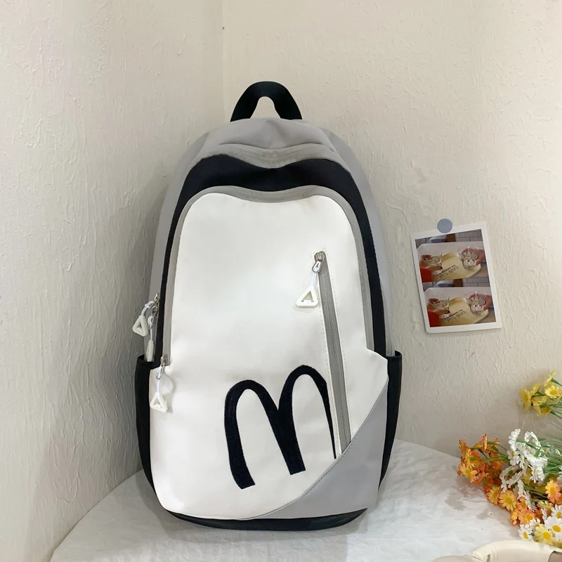 Lustiger Schulrucksack im Charakter-Design