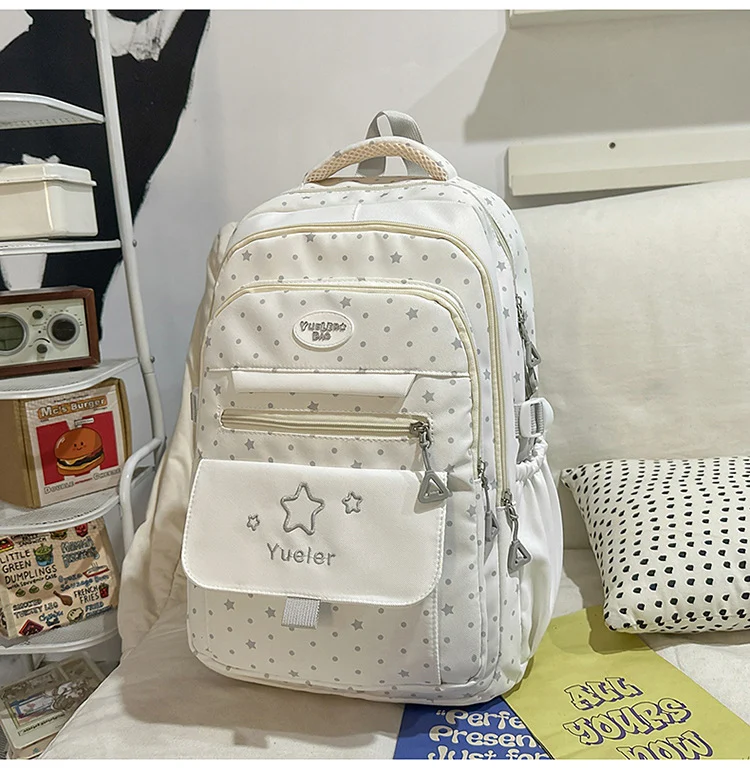 Lustige Schultasche mit Charakter-Applikation
