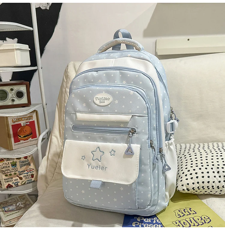 Lustige Schultasche mit Charakter-Applikation