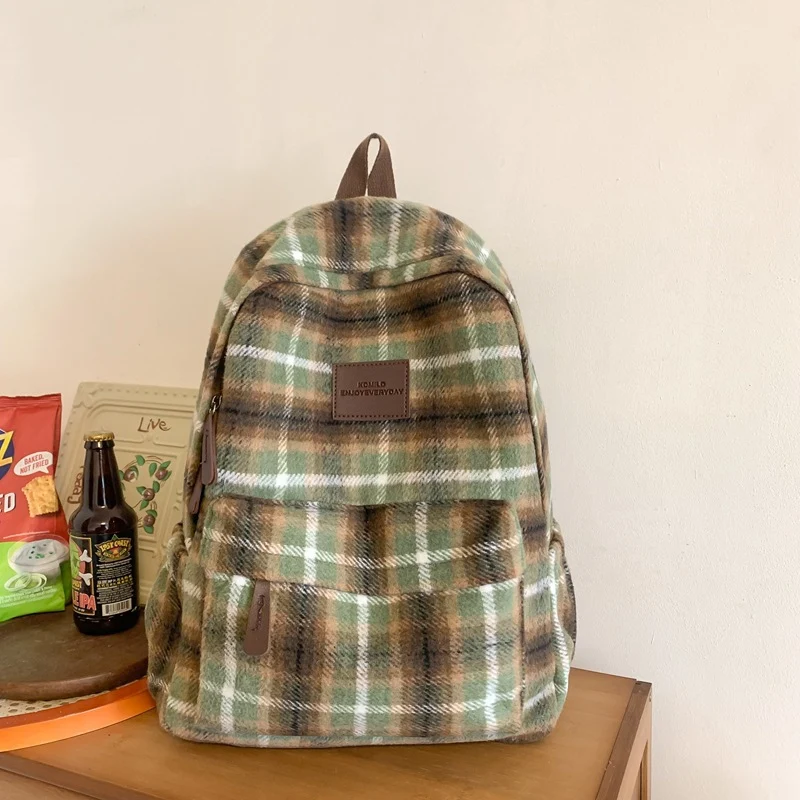 Funktionaler karierter Schulrucksack