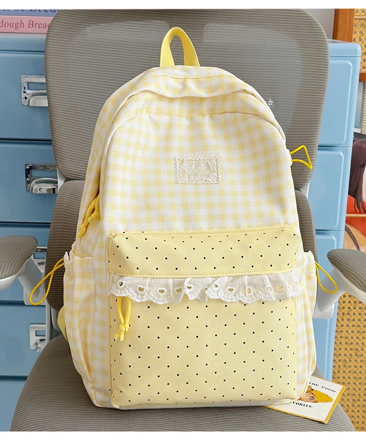 Süßer Schulrucksack mit Karomuster