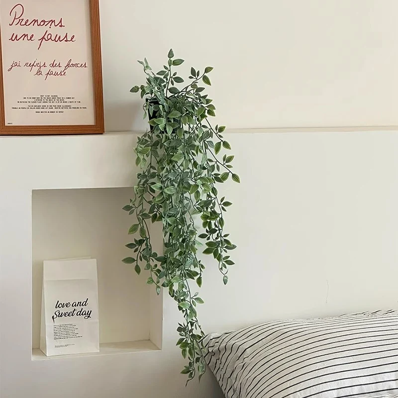 Lebensechte hängende Eukalyptus-Pflanze