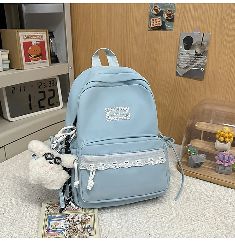 Niedlicher bestickter Schulrucksack mit mehreren Fächern