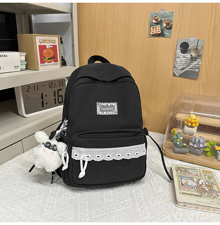 Niedlicher bestickter Schulrucksack mit mehreren Fächern