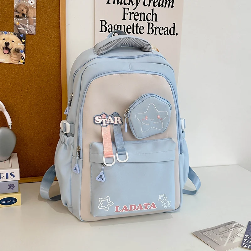 Niedlicher Schulrucksack im Charakter-Design