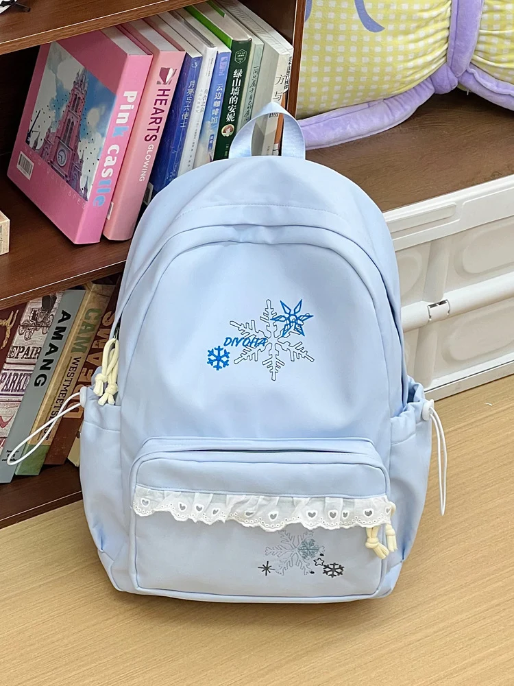 Bestickte Schultasche mit Wintermotiv