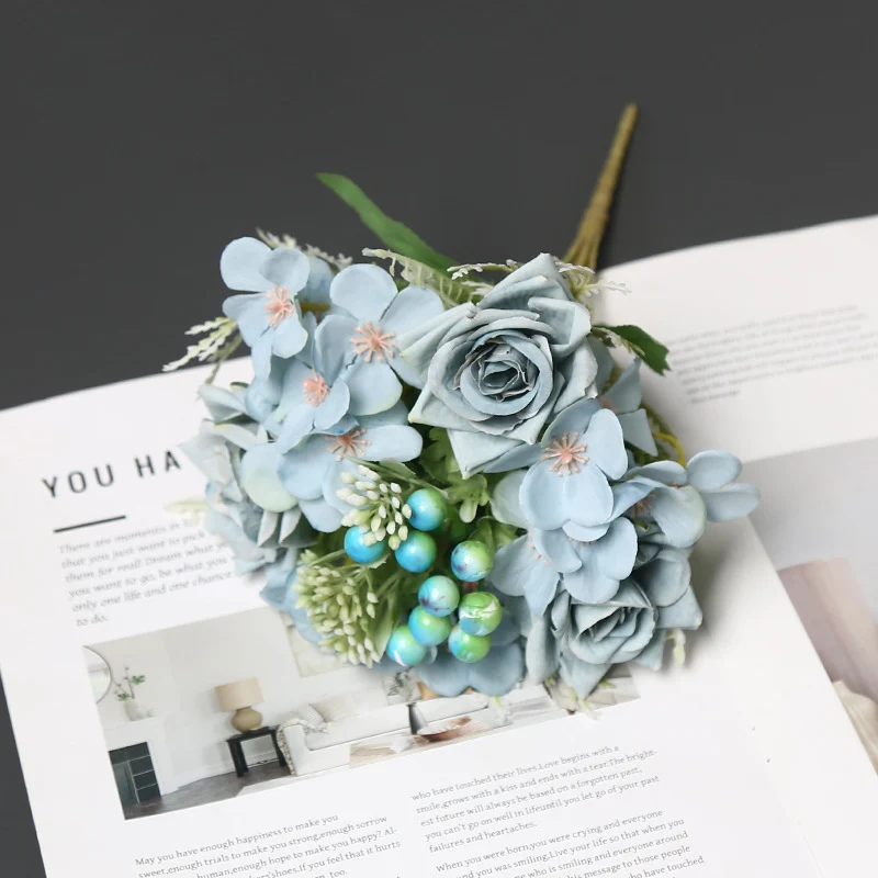Elegante Blumenarrangement für die Wohnkultur Präsentation