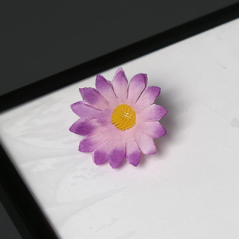Elegante Stoff Margeritenblume Brosche für dekorativen Gebrauch