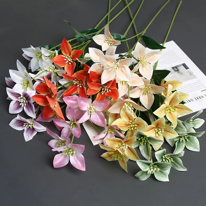 Realistische dekorative Blumenstängel