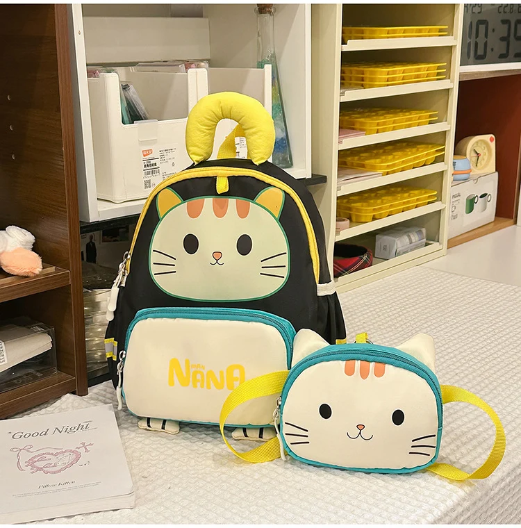 Niedliches Schulrucksack-Set mit Katzenmotiv