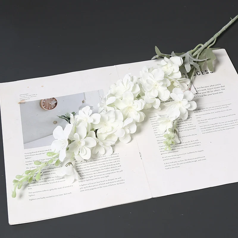 Realistischer künstlicher Blumenstängel