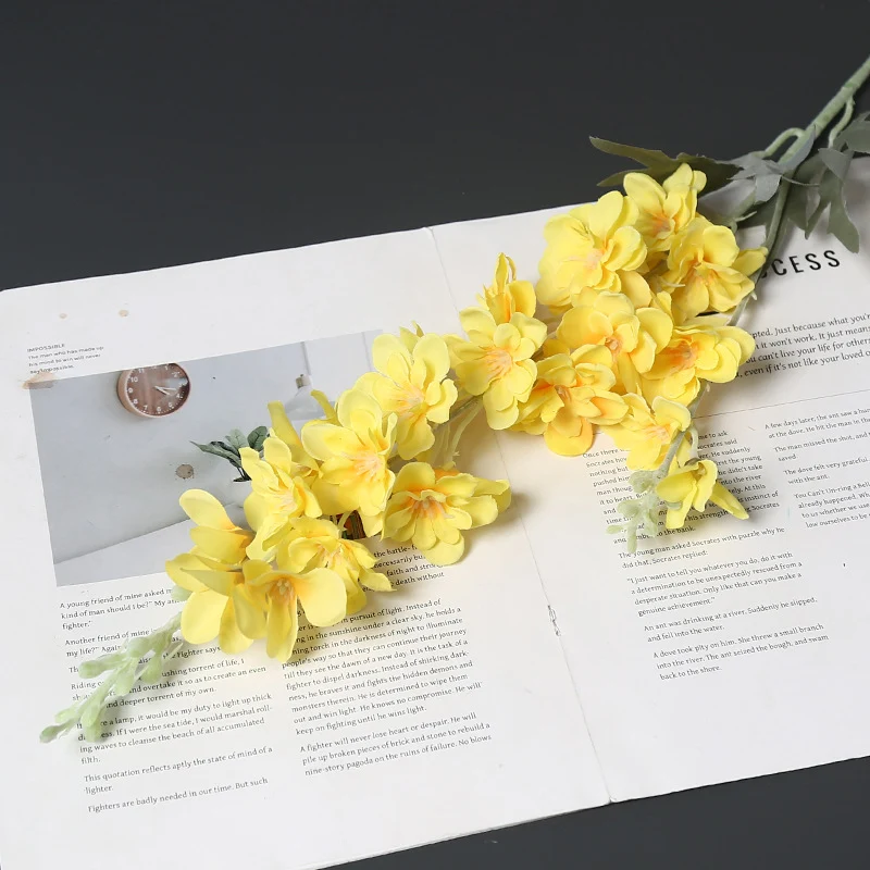 Realistischer künstlicher Blumenstängel