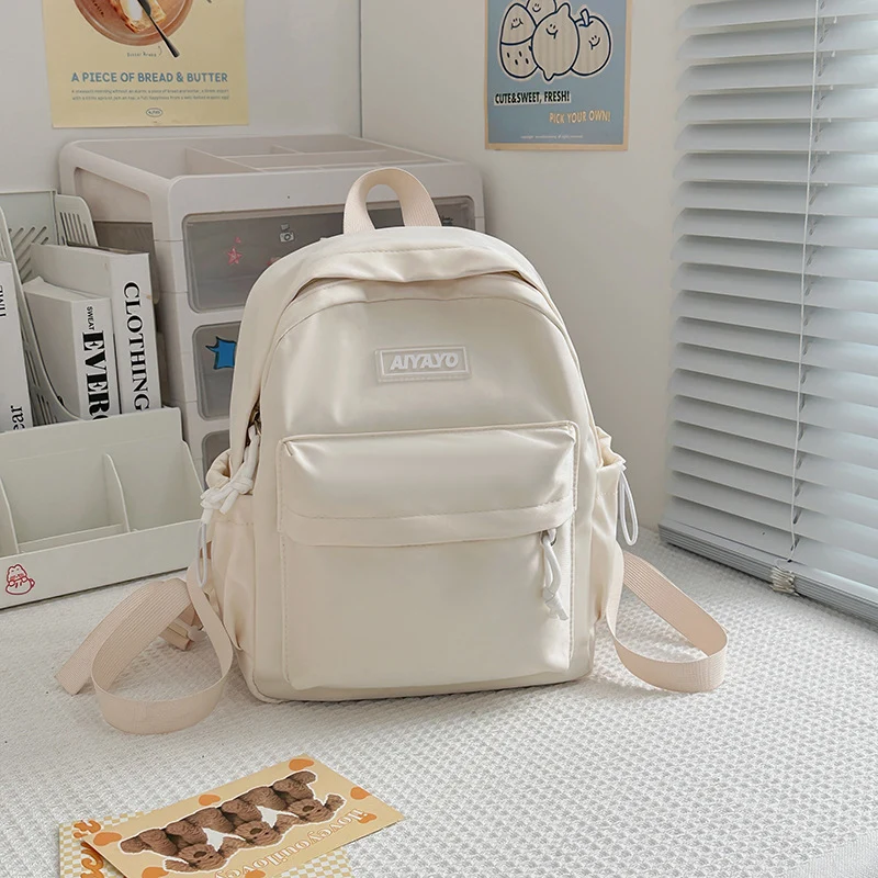 Kompakter Rucksack mit vielen Fächern