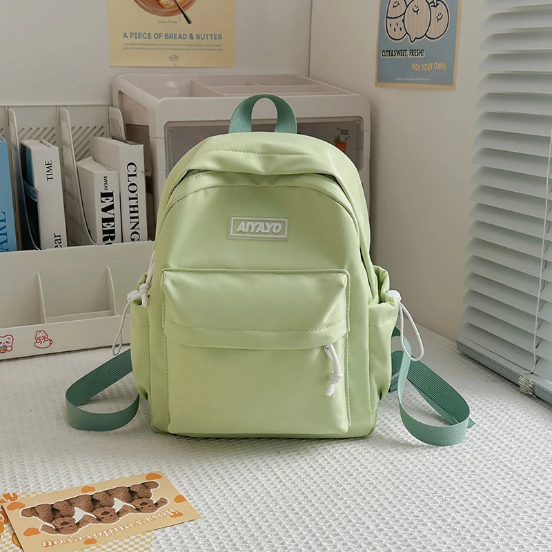 Kompakter Rucksack mit vielen Fächern