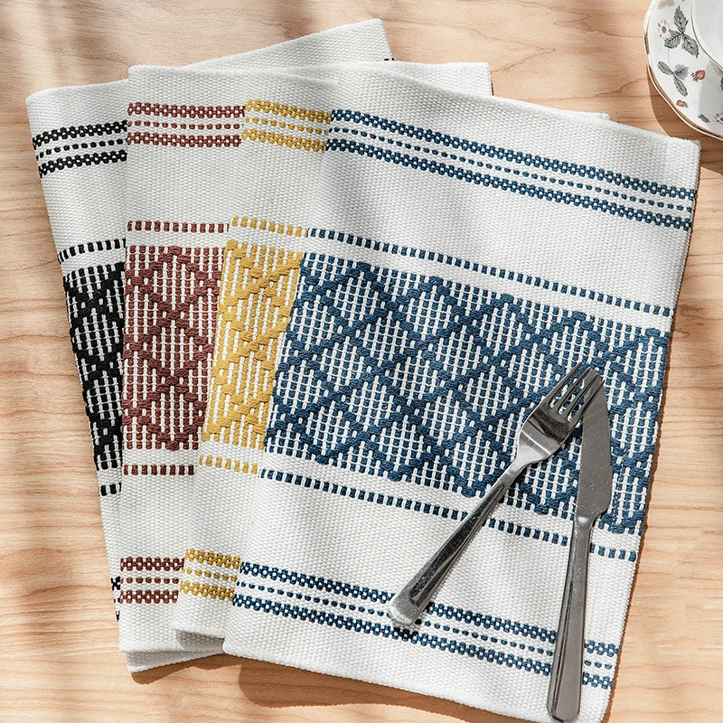 Flachgewebtes Tischset mit gewebtem Diamant‑Jacquardmuster