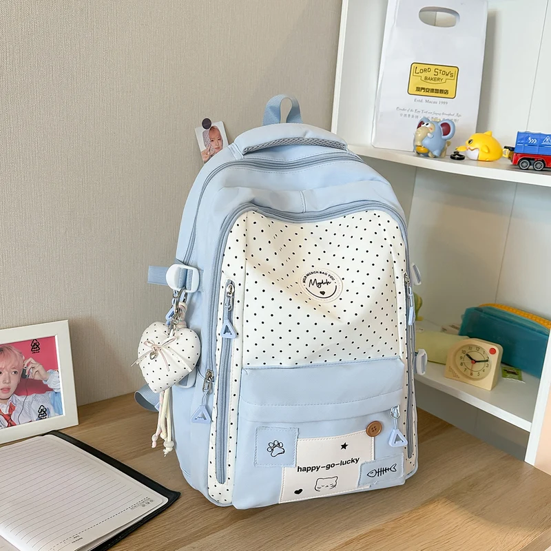 Niedlicher Schulrucksack mit Tupfenmuster