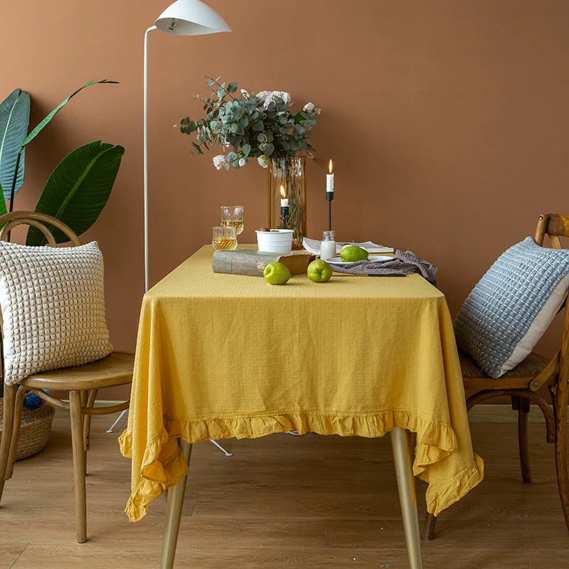 Rechteckige Tischdecke aus Baumwoll-Waffelgewebe mit feiner Rüschenbordüre