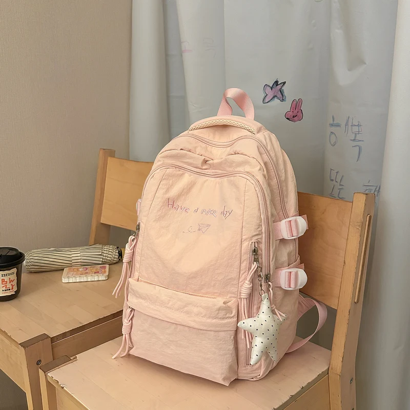 Niedlicher lässiger Schulrucksack