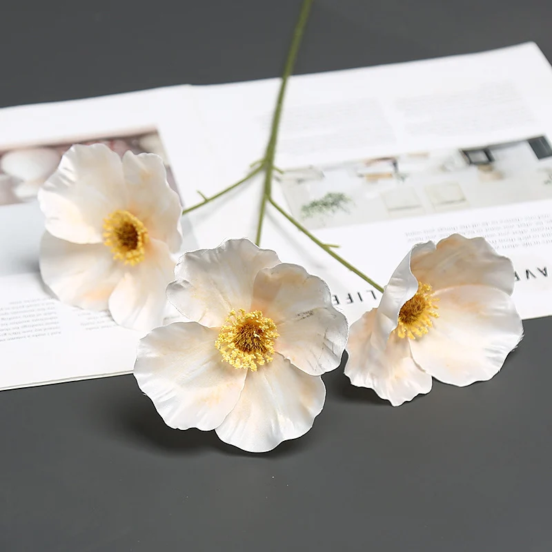 Realistische Seidenblumenstängel